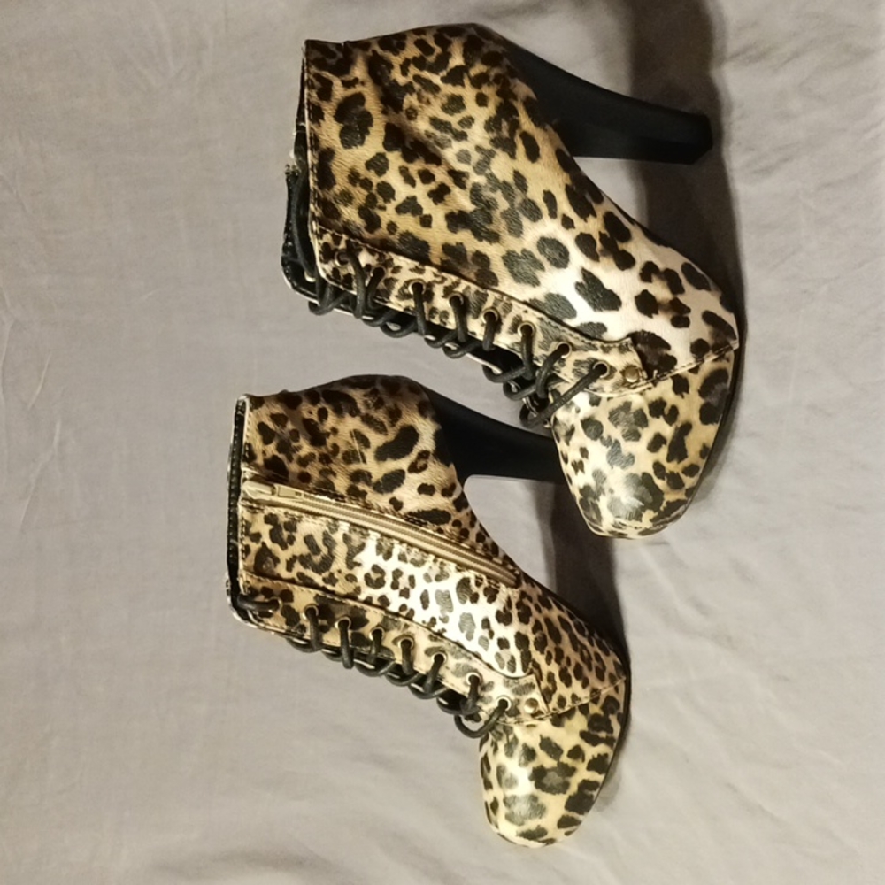Leopard print Charlotte Russe 4" lace up heels size 8